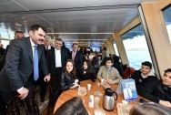 VALİDE SULTAN GEMİSİ'NDE SANAT TARİHİ DERSLERİNİN KONUĞU BAKAN MURAT KURUM OLDU