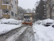 ÜSKÜDAR BELEDİYESİ KARLA MÜCADELEYE ARA VERMEDEN DEVAM EDİYOR!