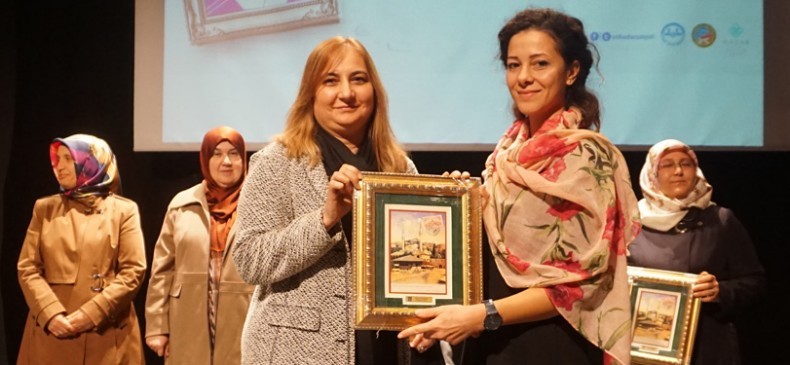 ÜSKÜDAR BELEDİYESİNDEN KADINA ŞİDDETE KARŞI ANLAMLI ETKİNLİK ÜSKÜDAR BELEDİYESİNDEN KADINA ŞİDDETE KARŞI ANLAMLI ETKİNLİK