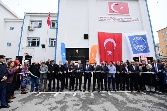 ÜSKÜDAR BELEDİYESİ GENÇLERE HİZMET ETMEYE DEVAM EDİYOR ÜSKÜDAR BELEDİYESİ GENÇLERE HİZMET ETMEYE DEVAM EDİYOR
