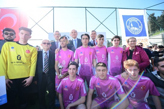 LİSELER ARASI HALI SAHA FUTBOL TURNUVASINDA KAZANANLAR BELLİ OLDU LİSELER ARASI HALI SAHA FUTBOL TURNUVASINDA KAZANANLAR BELLİ OLDU