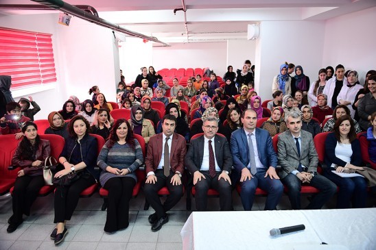 “DUR, DÜŞÜN, BAĞLAN!” EĞİTİMİ ÜSKÜDAR'DAKİ TÜM VELİLERE ULAŞTI “DUR, DÜŞÜN, BAĞLAN!” EĞİTİMİ ÜSKÜDAR'DAKİ TÜM VELİLERE ULAŞTI