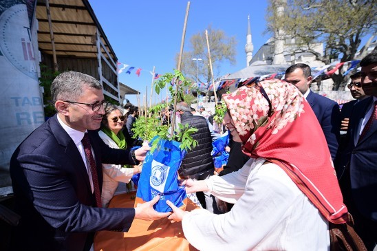 ÜSKÜDAR ‘'11. GELENEKSEL MOR SALKIM ŞENLİĞİ'' İLE BAHARA MERHABA DEDİ ÜSKÜDAR ‘'11. GELENEKSEL MOR SALKIM ŞENLİĞİ'' İLE BAHARA MERHABA DEDİ
