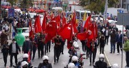 100 METRELİK DEV BAYRAKLA CUMHURİYET YÜRÜYÜŞÜ GERÇEKLEŞTİRİLDİ