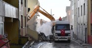 DEPREME DAYANIKSIZ 32 EV VE 122 BAĞIMSIZ BÖLÜMÜN DAHA YIKIMINI GERÇEKLEŞTİRDİK