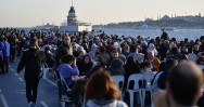 GELENEKSEL BÜYÜK ÜSKÜDAR İFTARI 80 BİN KİŞİLİK DEV SOFRA İLE BOĞAZ'A KARŞI GERÇEKLEŞTİ