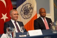 BAŞKANIMIZ HİLMİ TÜRKMEN NEW YORK BELEDİYE BAŞKANI ERİC ADAMS'I ZİYARET ETTİ
