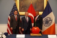 BAŞKANIMIZ HİLMİ TÜRKMEN NEW YORK BELEDİYE BAŞKANI ERİC ADAMS'I ZİYARET ETTİ