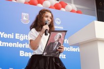 ÜSKÜDAR'DA YENİ EĞİTİM DÖNEMİNİN İLK DERS ZİLİ ÇALDI