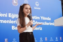 ÜSKÜDAR'DA YENİ EĞİTİM DÖNEMİNİN İLK DERS ZİLİ ÇALDI
