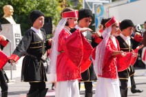ÜSKÜDAR'DA YENİ EĞİTİM DÖNEMİNİN İLK DERS ZİLİ ÇALDI