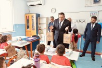ÜSKÜDAR'DA YENİ EĞİTİM DÖNEMİNİN İLK DERS ZİLİ ÇALDI