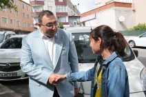 BAŞKAN VEKİLİ GÜLTEKİN GÜNÜ SAHADA GEÇİRDİ: ESNAFTAN OKULA, PARKTAN ZABITA TEŞKİLÂTINA