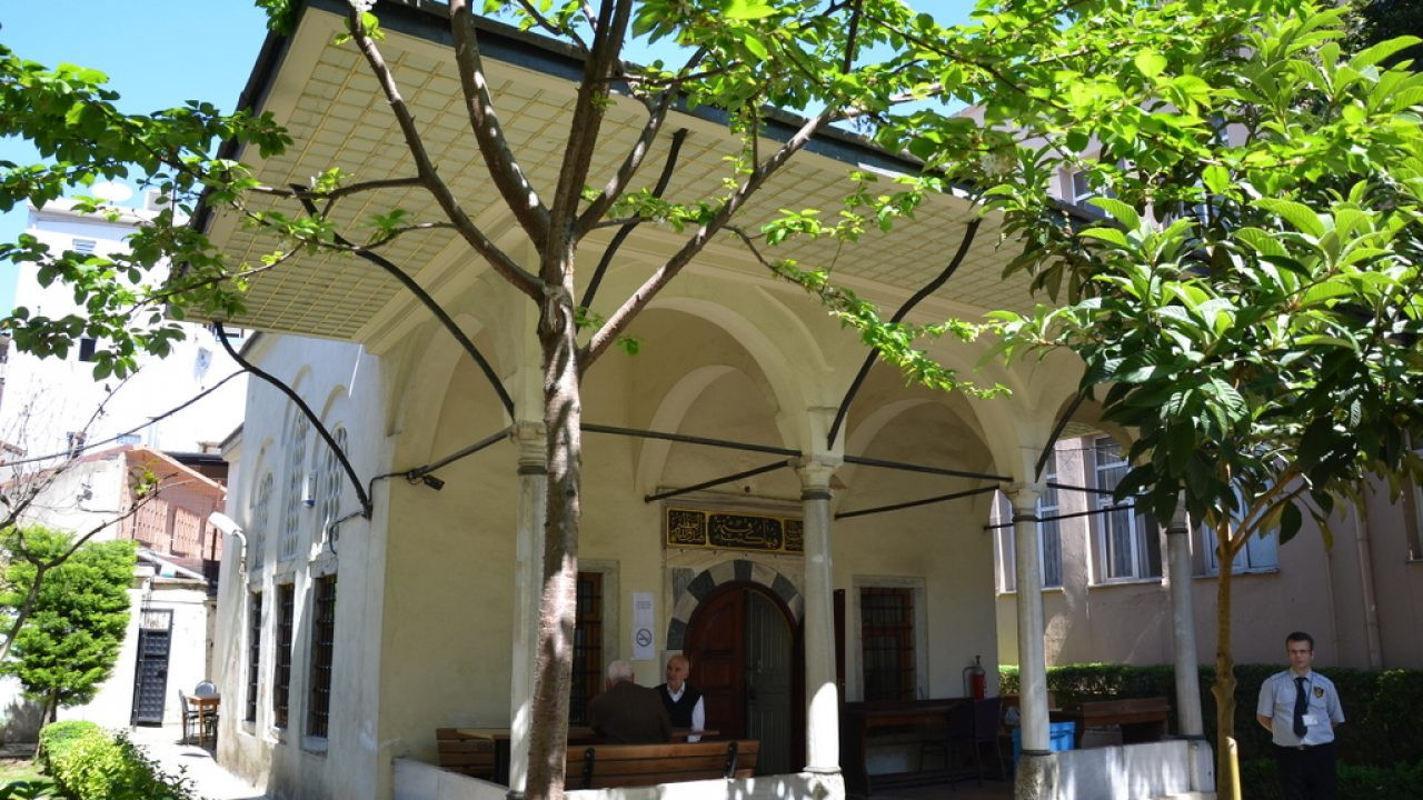 HACI SELİMAĞA KÜTÜPHANESİ